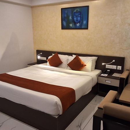 Renai Sreekrishna Hotel Guruvāyūr Екстериор снимка
