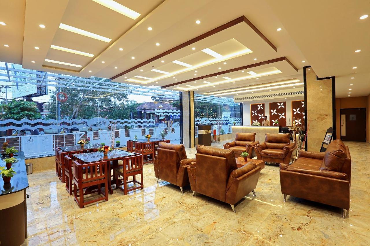 Renai Sreekrishna Hotel Guruvāyūr Екстериор снимка