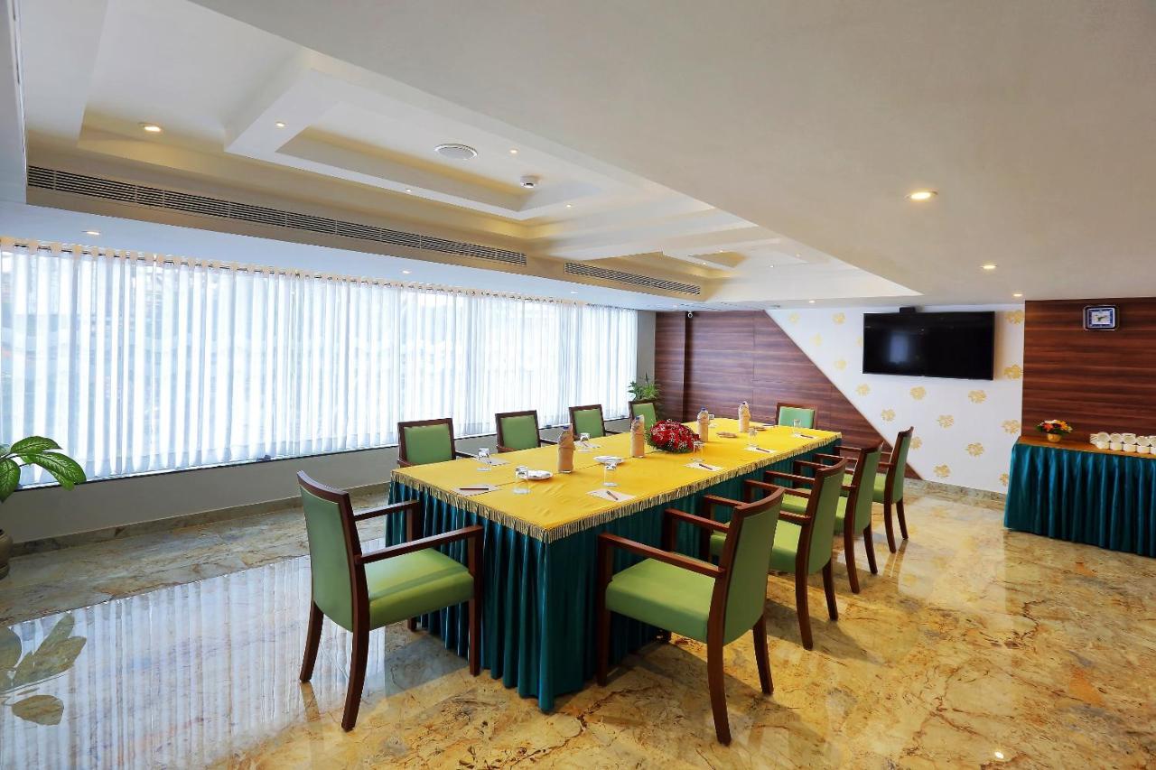 Renai Sreekrishna Hotel Guruvāyūr Екстериор снимка